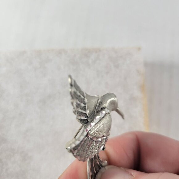 Vintage Silver-Tone Elegant Classic Hummingbird Brooch Pin - Picture 5 of 5